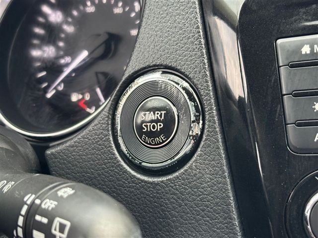 Used 2018 Nissan Rogue SV FWD image 22