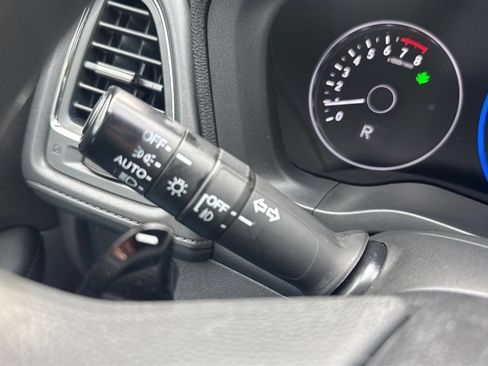 Used 2017 Honda HR-V EX image 18