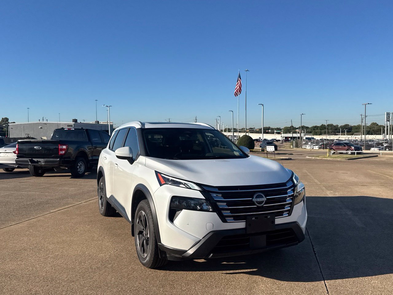 Certified 2024 Nissan Rogue SV w/ SV Premium Package FWD image 4