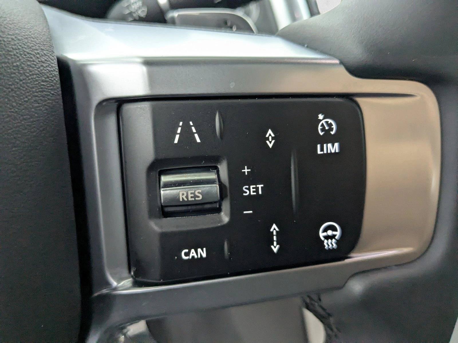 New 2026 Land Rover Discovery Limited Edition AWD/4WD image 17