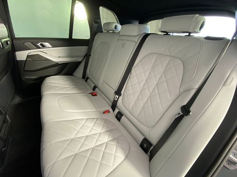 Used 2026 BMW X5 sDrive40i w/ Premium Package image 29