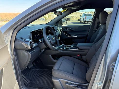 New 2026 Chevrolet Equinox LT image 11