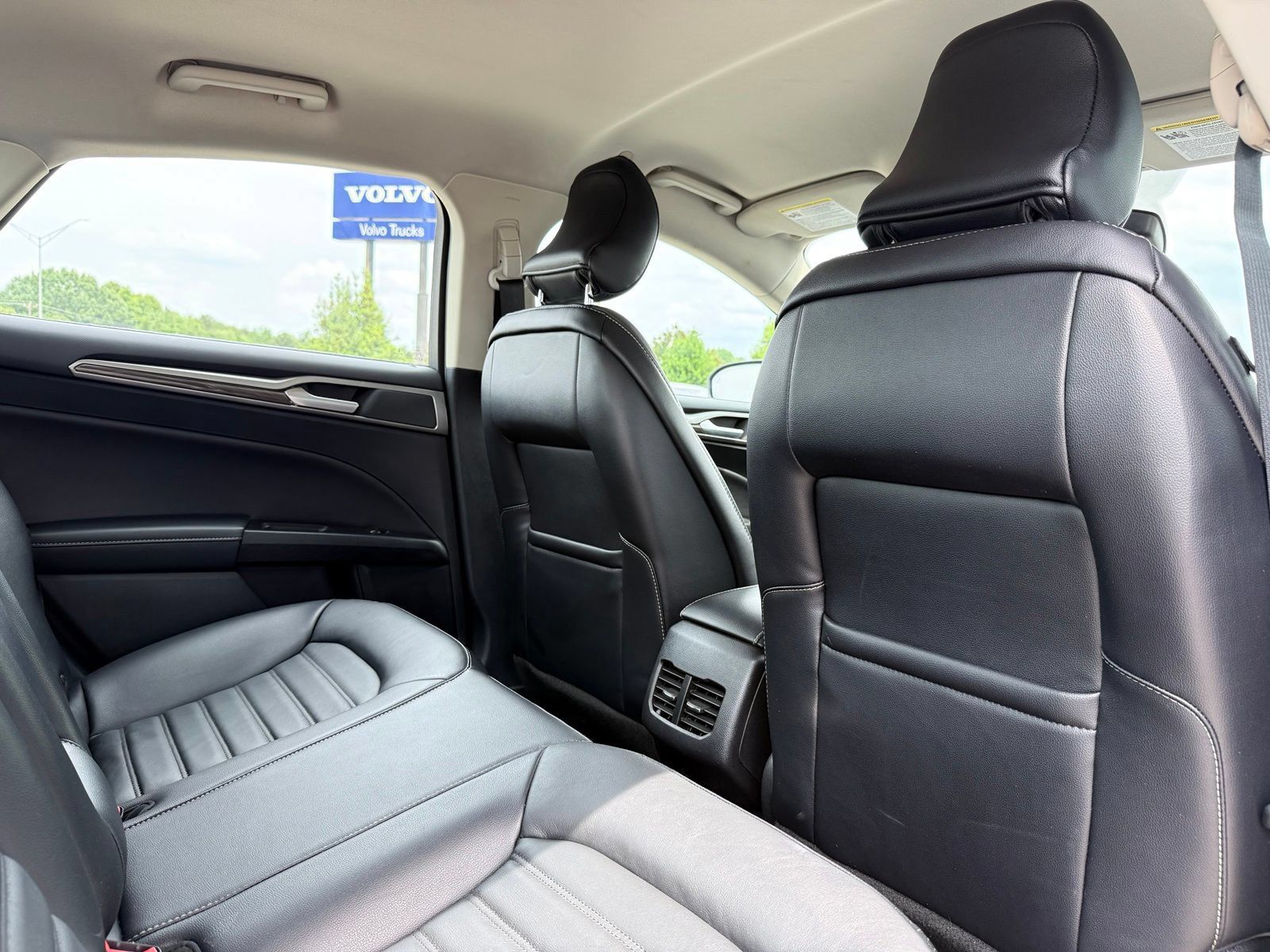 Used 2018 Ford Fusion SE w/ Equipment Group 602A FWD image 19