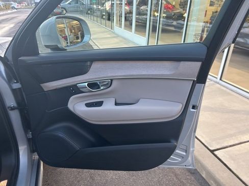 Used 2025 Volvo XC90 B5 Plus image 14