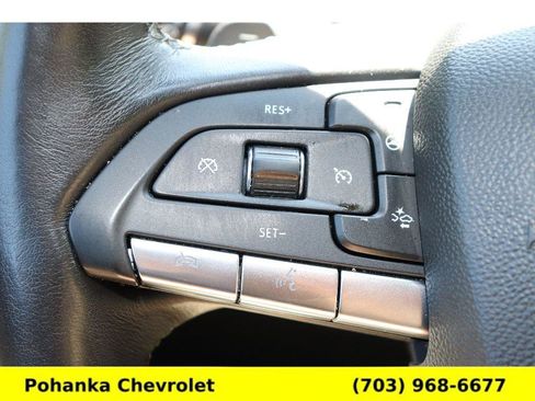 Used 2024 Cadillac XT4 Luxury w/ Cold Weather Package AWD/4WD image 13