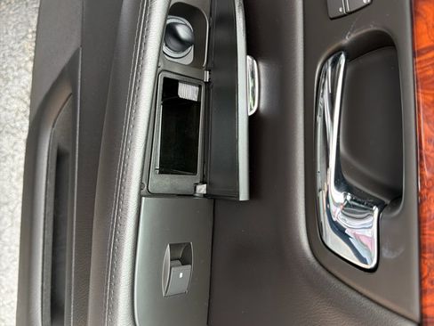 Used 2006 Cadillac DTS image 38