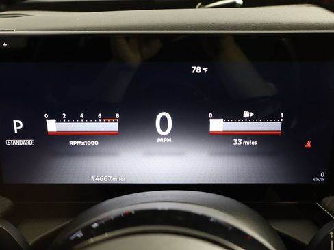 Used 2025 Nissan Kicks SR FWD image 11