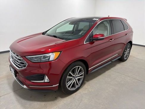 Used 2019 Ford Edge Titanium w/ Equipment Group 301A AWD/4WD image 7