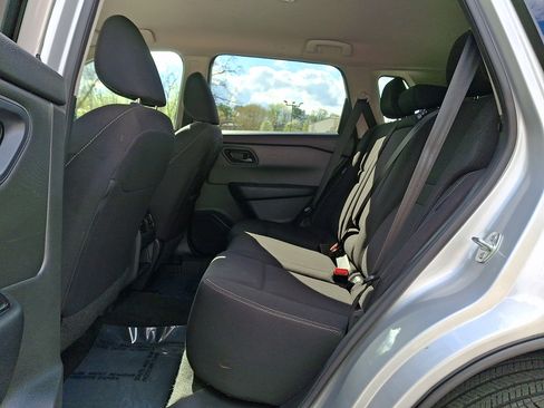 Used 2024 Nissan Rogue S image 10