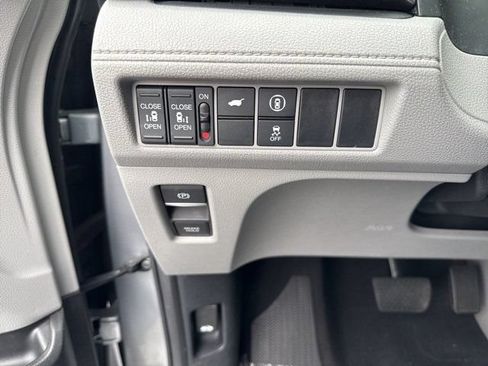 Used 2024 Honda Odyssey EX-L image 17