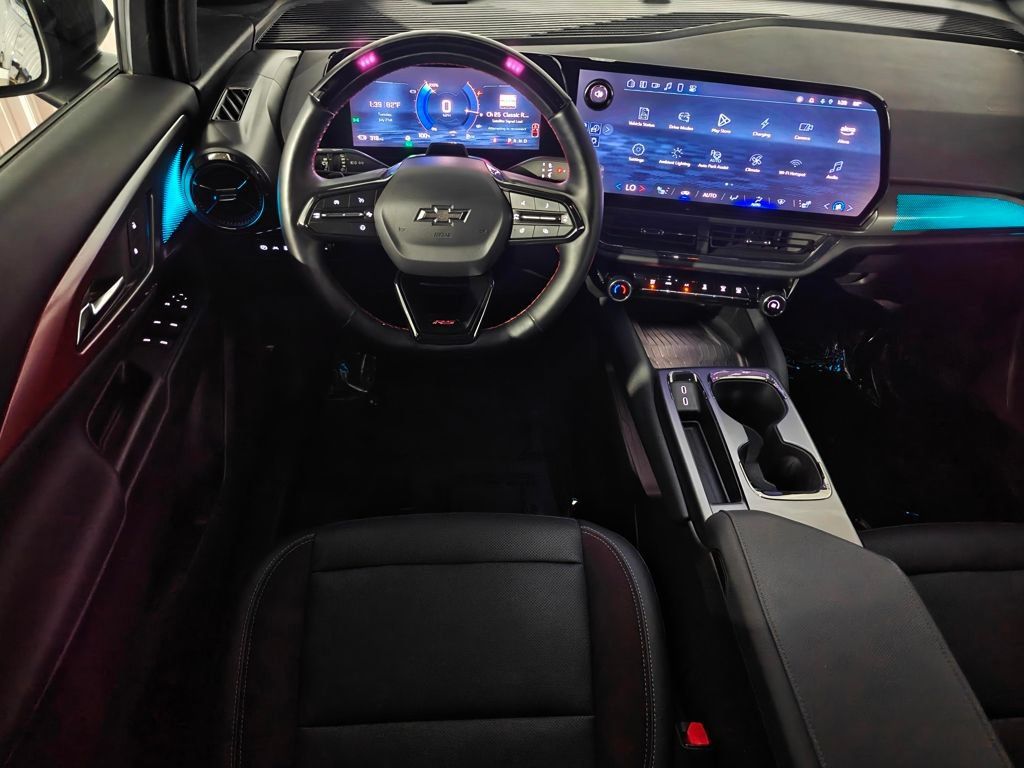 Used 2024 Chevrolet Equinox EV RS FWD image 5
