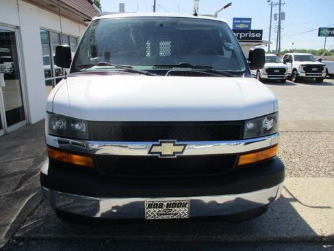 Used 2019 Chevrolet Express 2500 w/ Driver Convenience Package RWD image 2