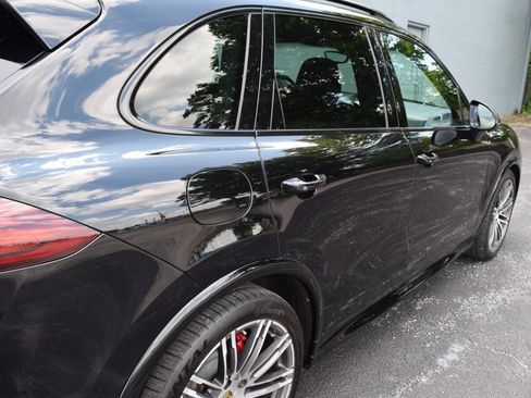 Used 2017 Porsche Cayenne GTS AWD/4WD image 17