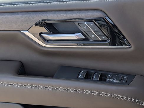 New 2025 GMC Yukon Denali Ultimate AWD/4WD image 23