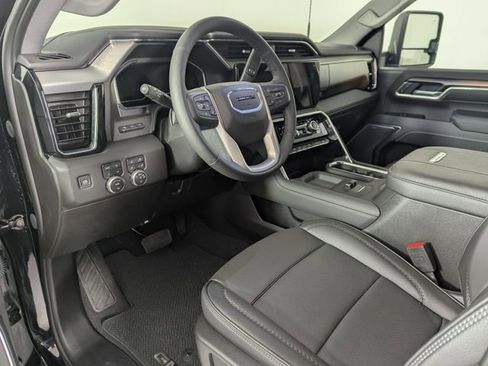 Used 2025 GMC Sierra 2500 Denali w/ Technology Package AWD/4WD image 17