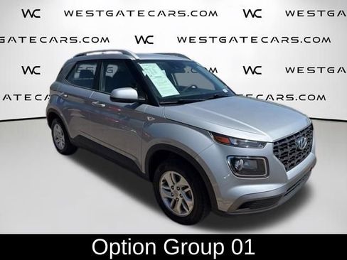 Used 2020 Hyundai Venue SEL FWD image 4