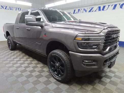 Used 2026 RAM 2500 Laramie AWD/4WD image 3
