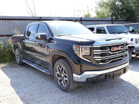 Used 2025 GMC Sierra 1500 SLT w/ SLT Premium Plus Package AWD/4WD image 16