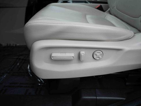 Used 2025 Honda Odyssey EX-L image 12