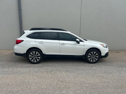 Used 2017 Subaru Outback 2.5i Limited image 9