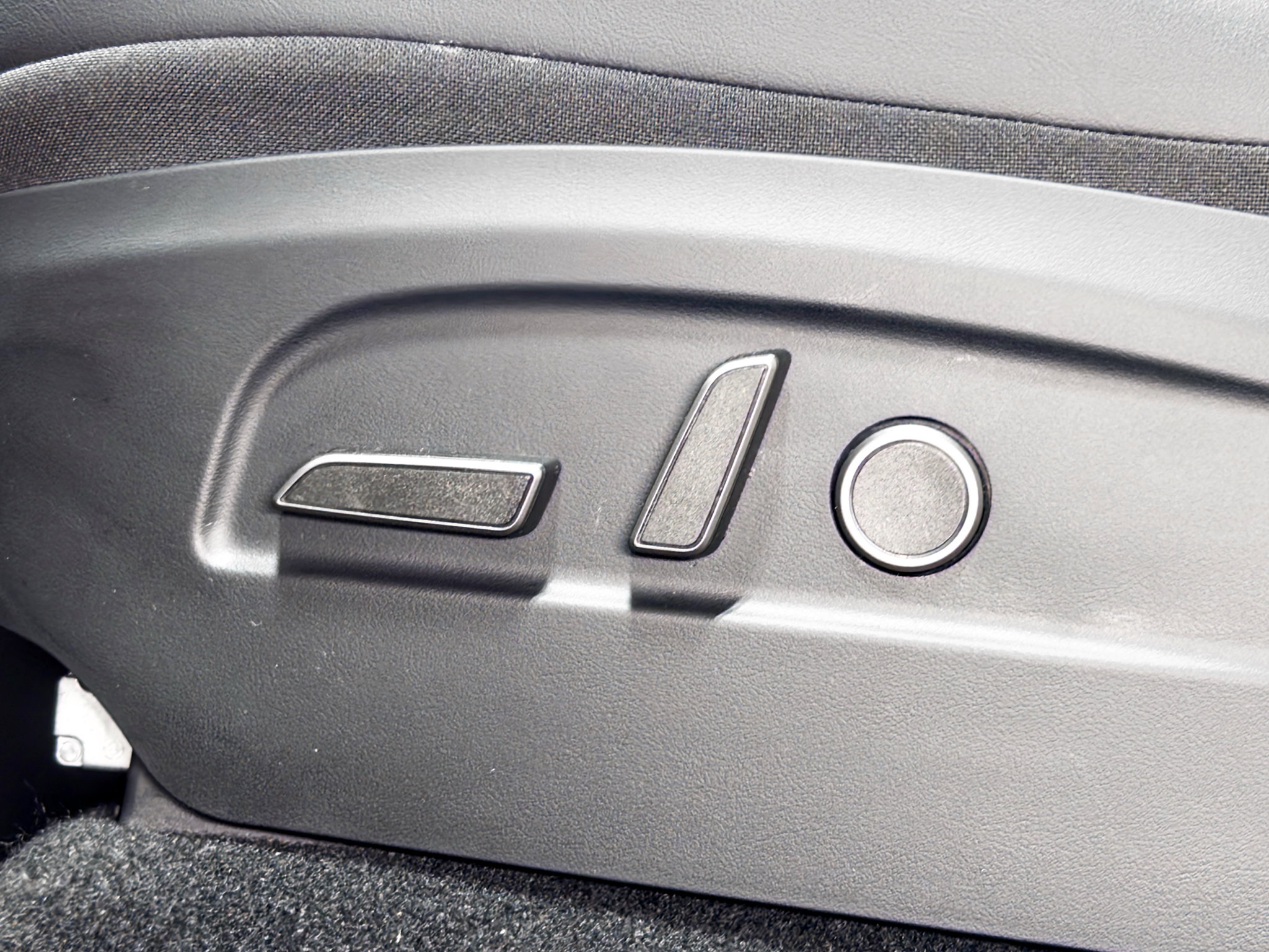 Used 2026 Tesla Model Y 2WD image 6