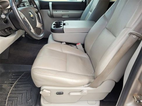 Used 2009 Chevrolet Silverado 1500 LT w/ Regional Value Package image 14