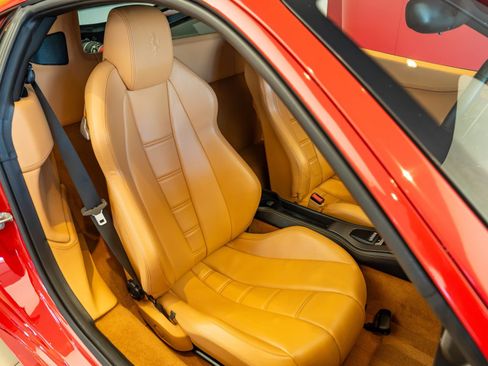 Used 2011 Ferrari 458 Italia Coupe RWD image 18
