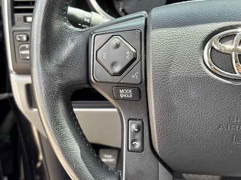 Used 2022 Toyota Sequoia Platinum AWD/4WD image 20