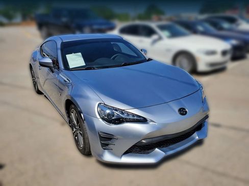 Used 2017 Toyota 86 image 11