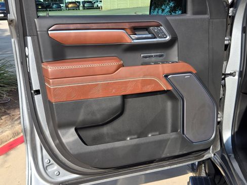 Certified 2025 GMC Sierra 1500 Denali Ultimate AWD/4WD image 19