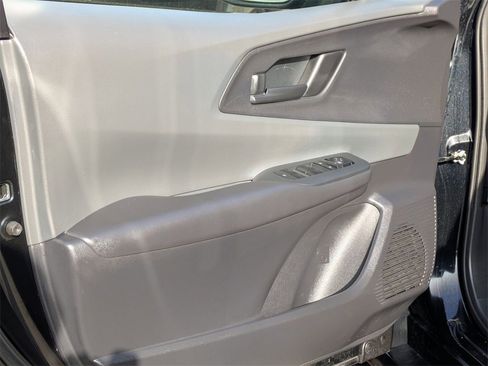 Used 2025 Toyota Prius LE image 11