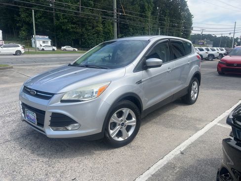 Used 2016 Ford Escape SE FWD image 1