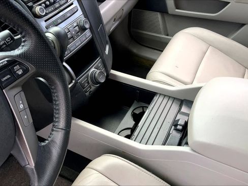 Used 2015 Honda Pilot Touring image 17