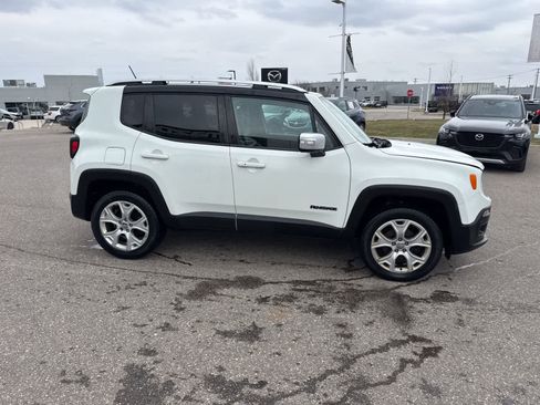 Used 2016 Jeep Renegade Limited image 4