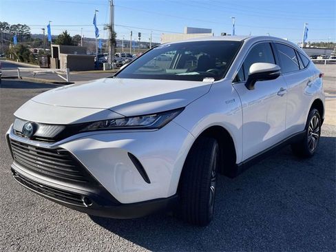 Used 2021 Toyota Venza LE image 7