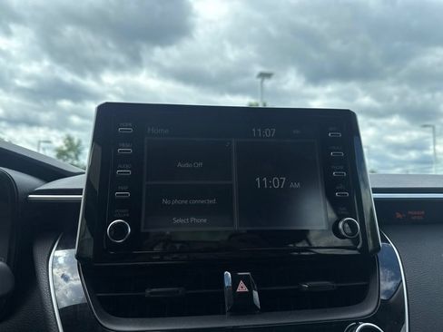 Used 2020 Toyota Corolla LE FWD image 18