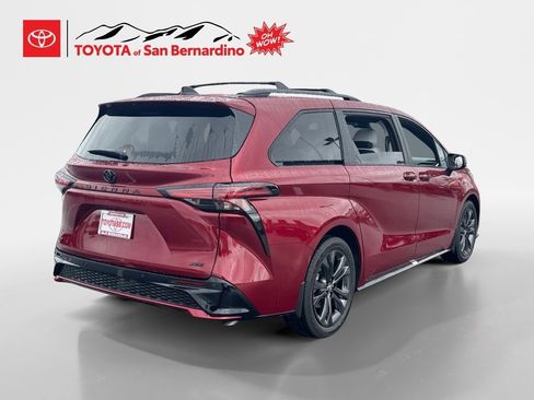 New 2026 Toyota Sienna XSE image 5