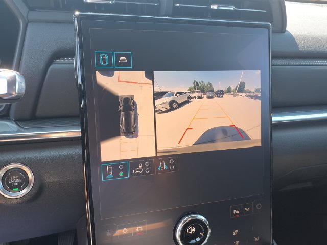 Used 2026 GMC Terrain Elevation w/ Technology Package II FWD image 9