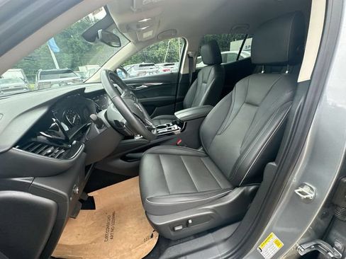 Used 2023 Buick Envision Essence FWD image 22