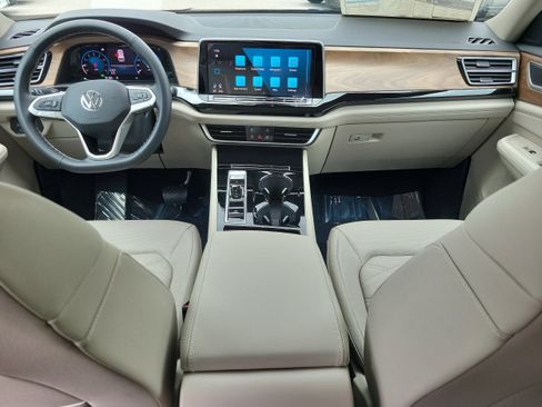 New 2026 Volkswagen Atlas SE FWD image 12
