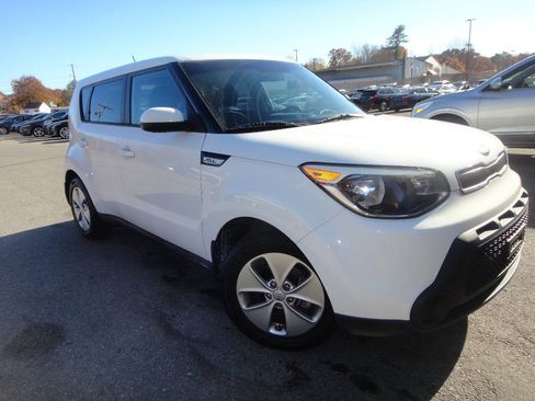 Used 2015 Kia Soul FWD image 3