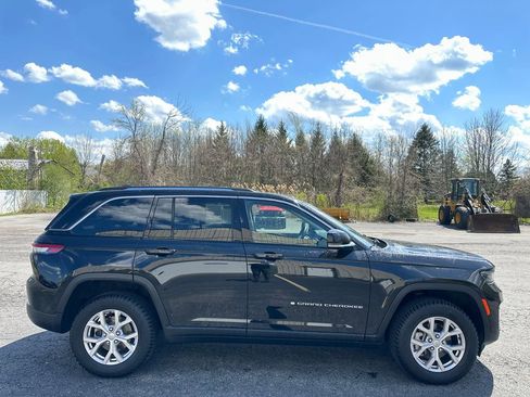 Certified 2022 Jeep Grand Cherokee Limited AWD/4WD image 13