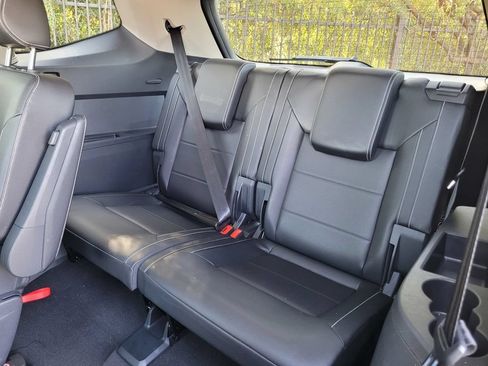 Used 2023 Volkswagen Atlas SE w/ Panoramic Sunroof Package FWD image 14
