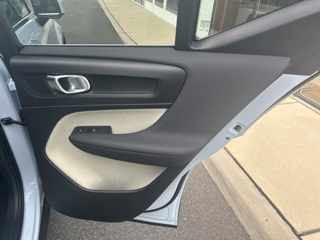 Used 2024 Volvo XC40 B5 Plus w/ Climate Package AWD/4WD image 12