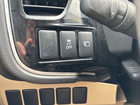 Used 2020 Mitsubishi Outlander ES image 18