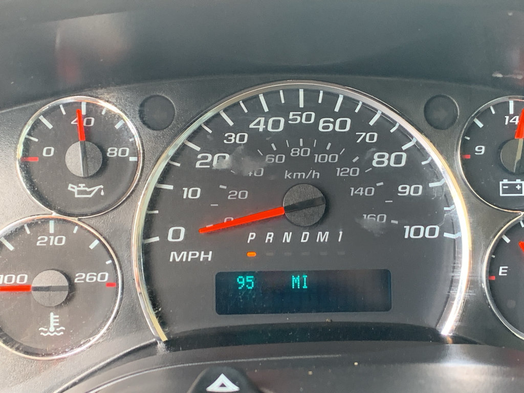 Used 2019 Chevrolet Express 3500 w/ Power Convenience Package RWD image 18