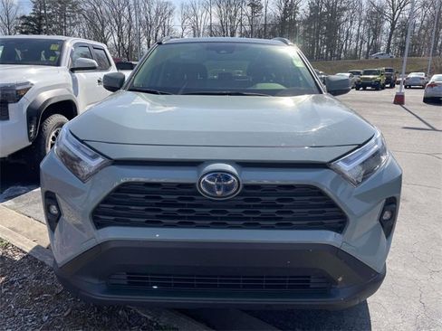 Used 2023 Toyota RAV4 XLE Premium image 9