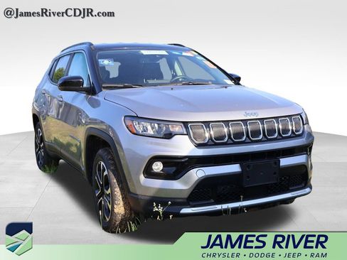 Used 2022 Jeep Compass Limited AWD/4WD image 13