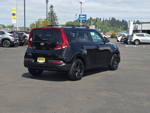 Used 2021 Kia Soul LX FWD image 5