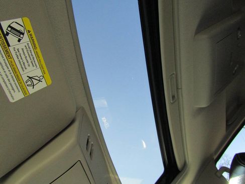 Used 2015 Nissan Titan PRO-4X image 16